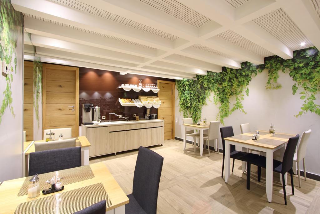 Hotel Cosmopolit Sarajevo Luaran gambar