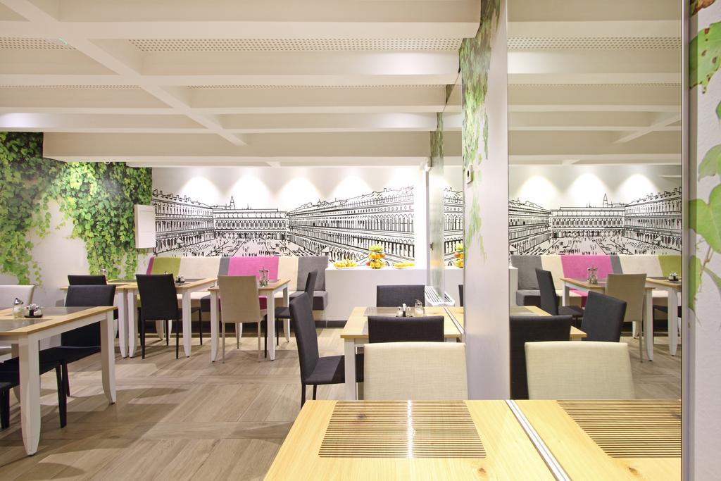 Hotel Cosmopolit Sarajevo Luaran gambar